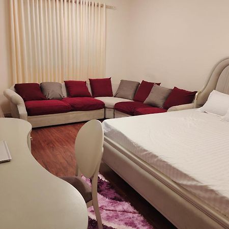Arnim Suite - 3 Bedrooms Apartment Шарджа Экстерьер фото