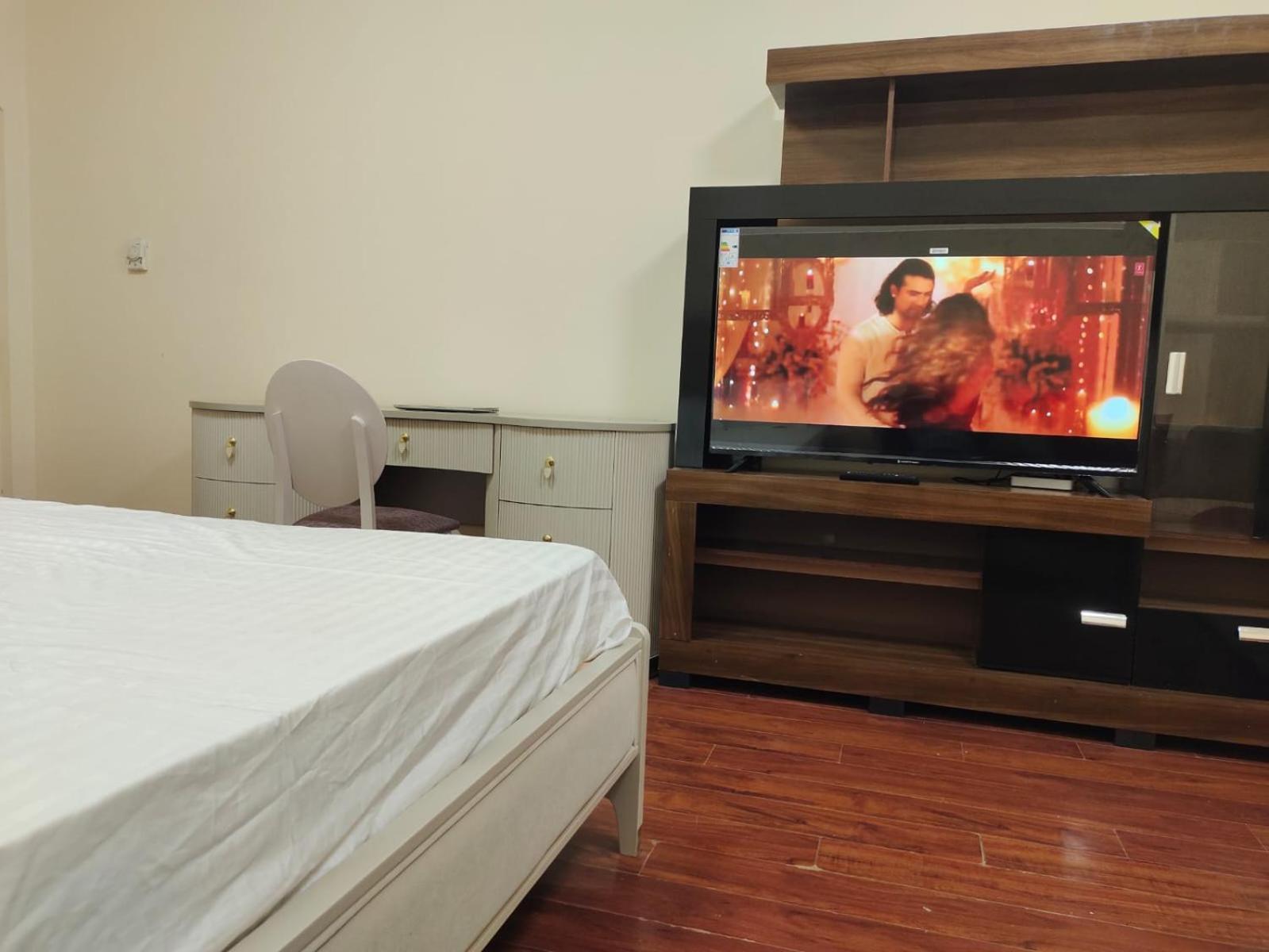Arnim Suite - 3 Bedrooms Apartment Шарджа Экстерьер фото