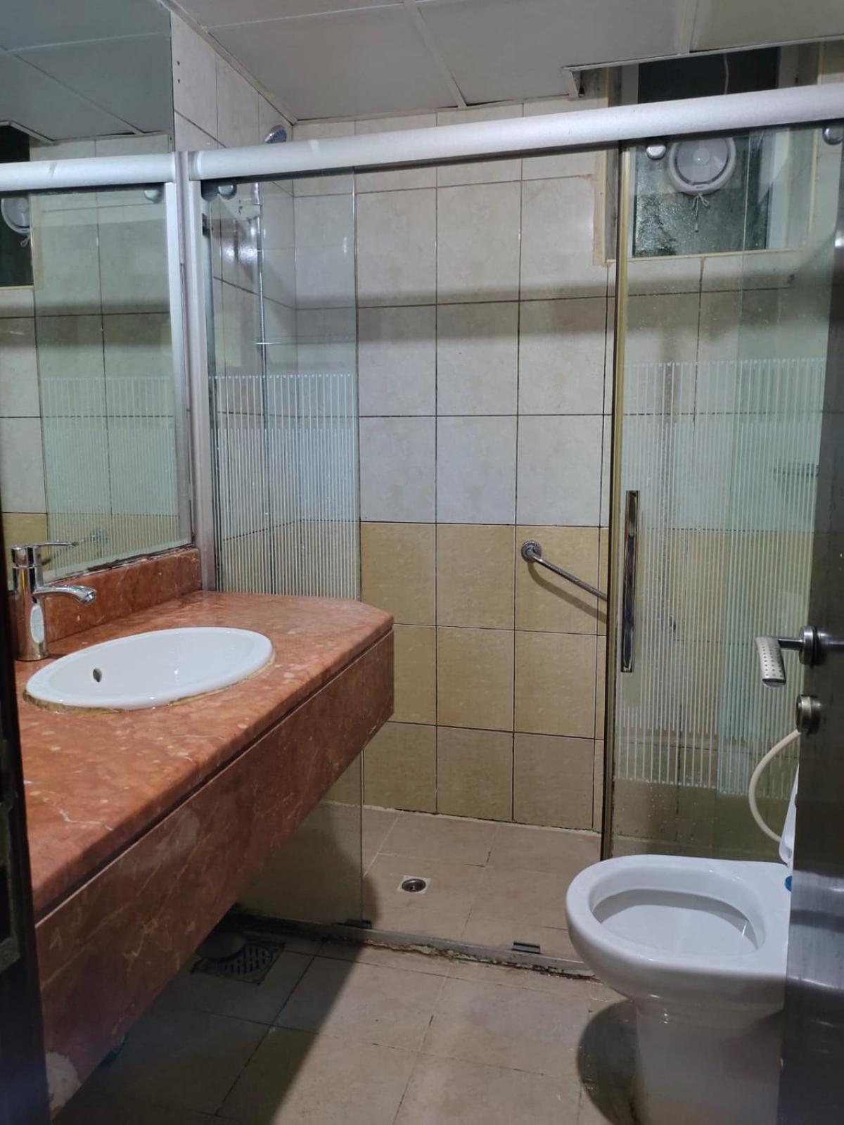 Arnim Suite - 3 Bedrooms Apartment Шарджа Экстерьер фото