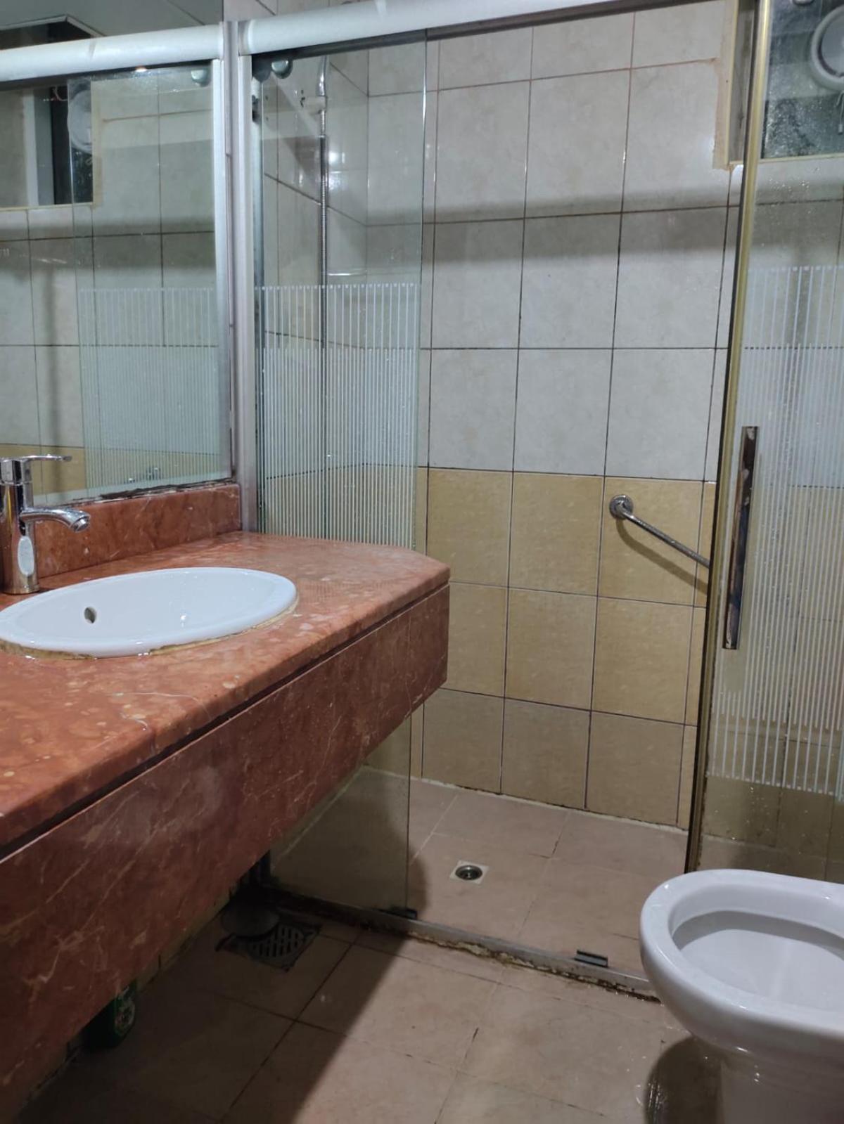Arnim Suite - 3 Bedrooms Apartment Шарджа Экстерьер фото