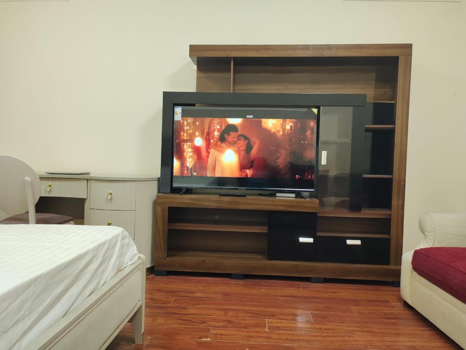 Arnim Suite - 3 Bedrooms Apartment Шарджа Экстерьер фото