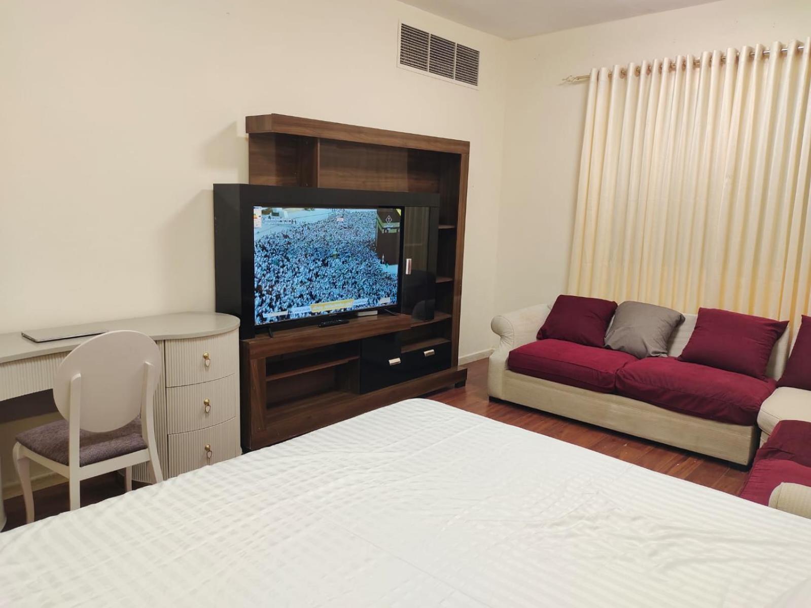 Arnim Suite - 3 Bedrooms Apartment Шарджа Экстерьер фото